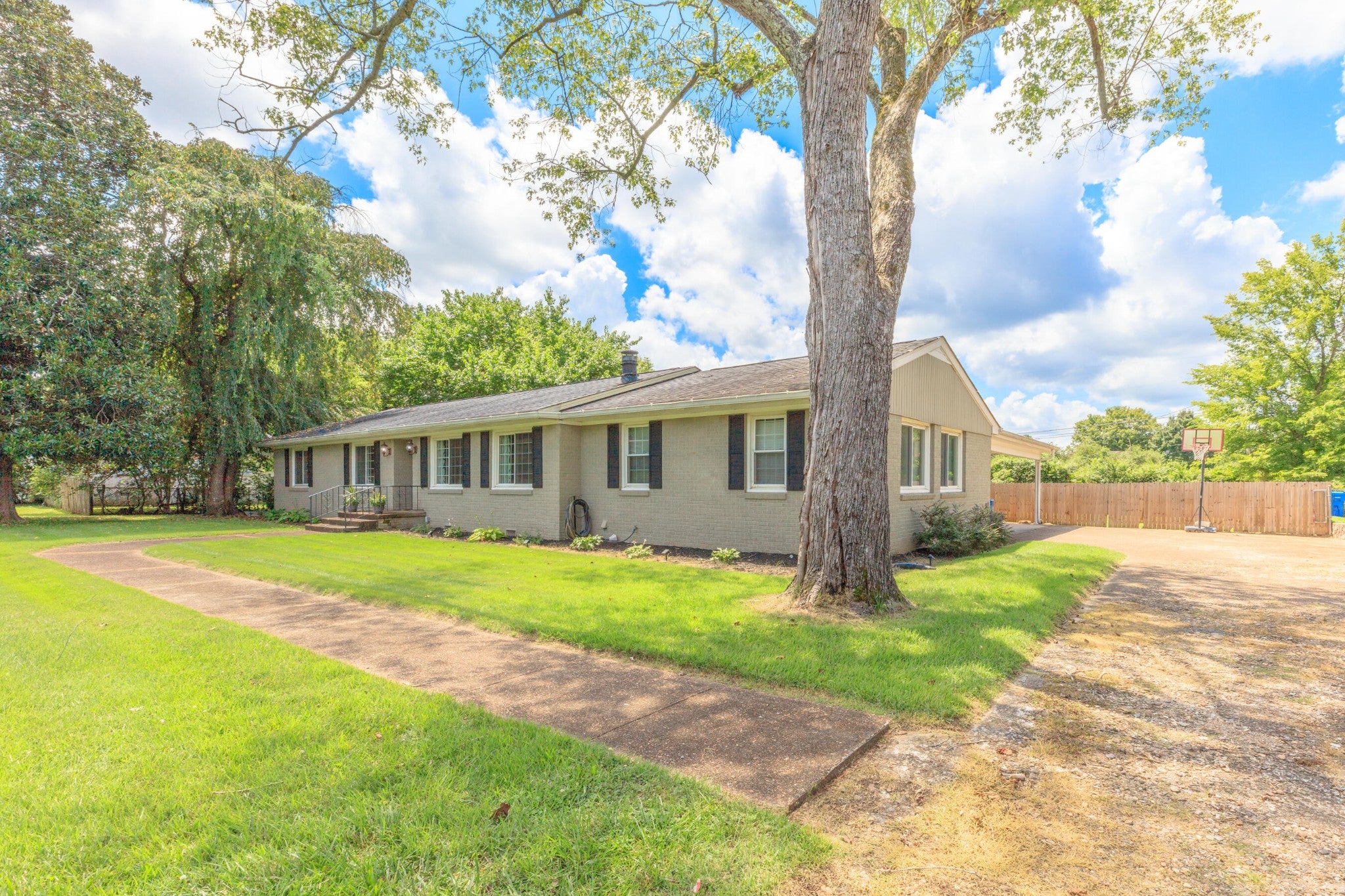 6908 Hickory View Lane