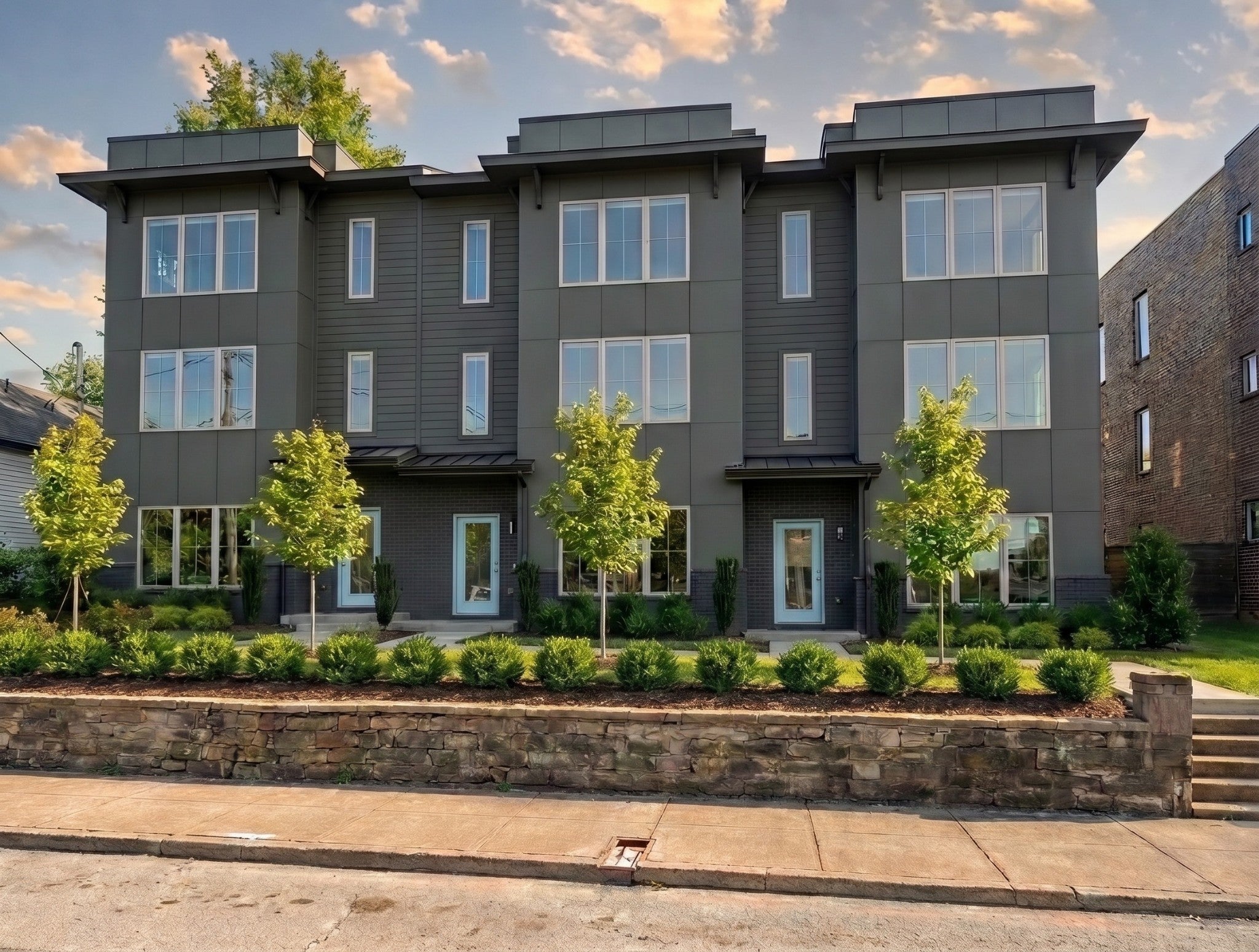 3-bed listing at 15 N Hill St A, Nashville