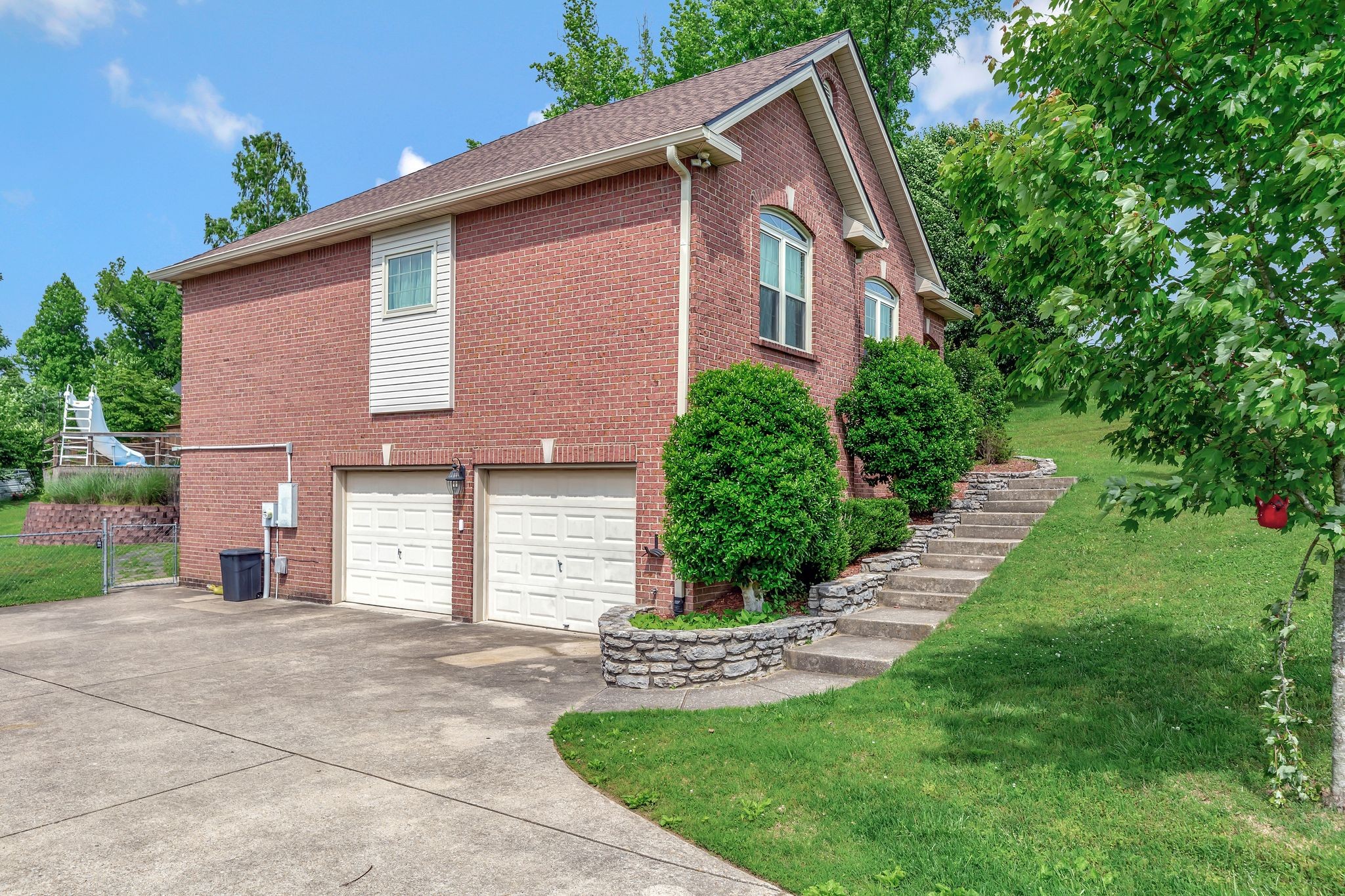 1528 Anthony Way