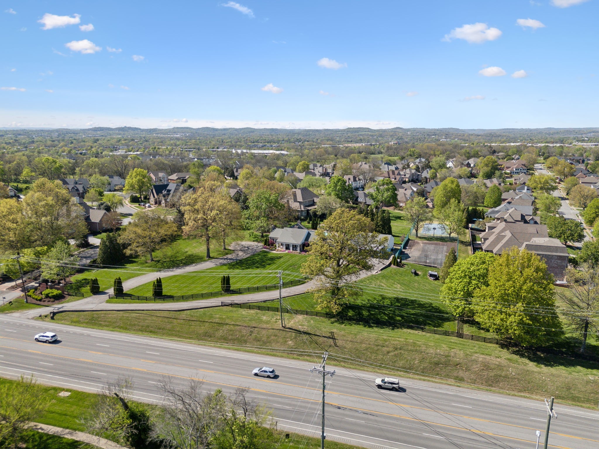 Hendersonville, Tennessee, 37075, United States, 4 Bedrooms Bedrooms, ,4 BathroomsBathrooms,Residential,Active,1889035