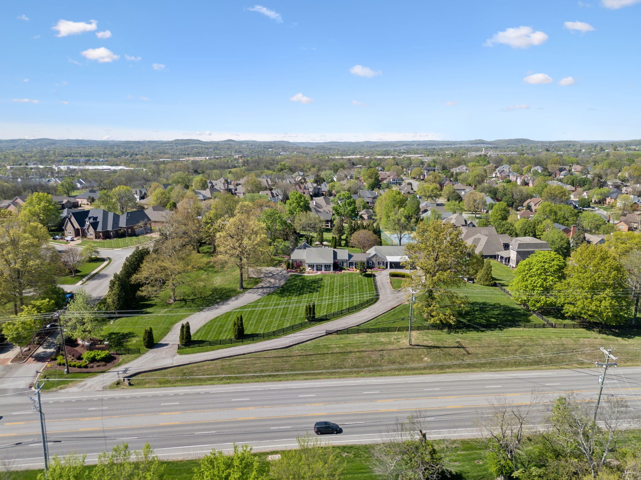 Hendersonville, Tennessee, 37075, United States, 4 Bedrooms Bedrooms, ,4 BathroomsBathrooms,Residential,Active,1889035
