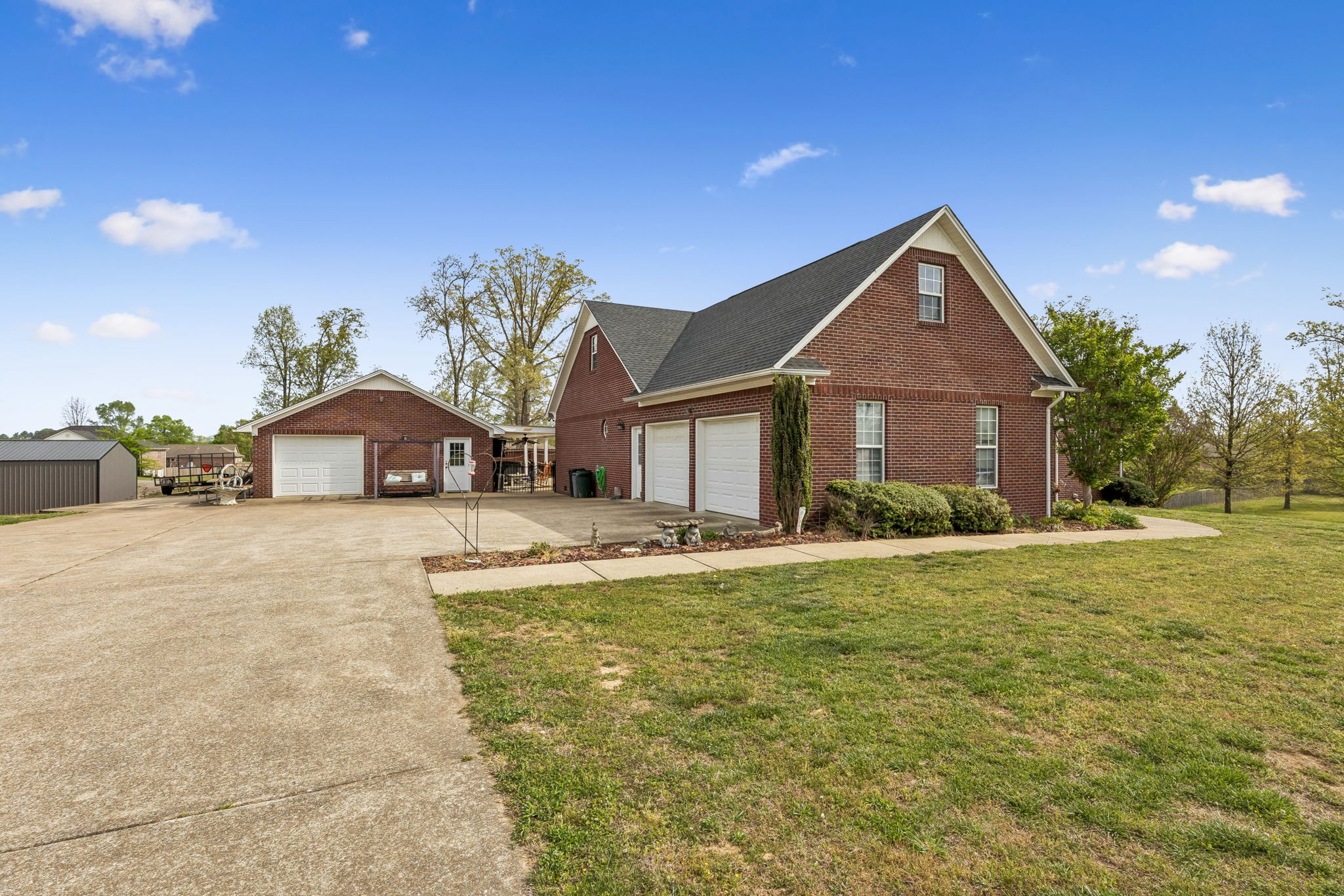 110 Chestnut Ln