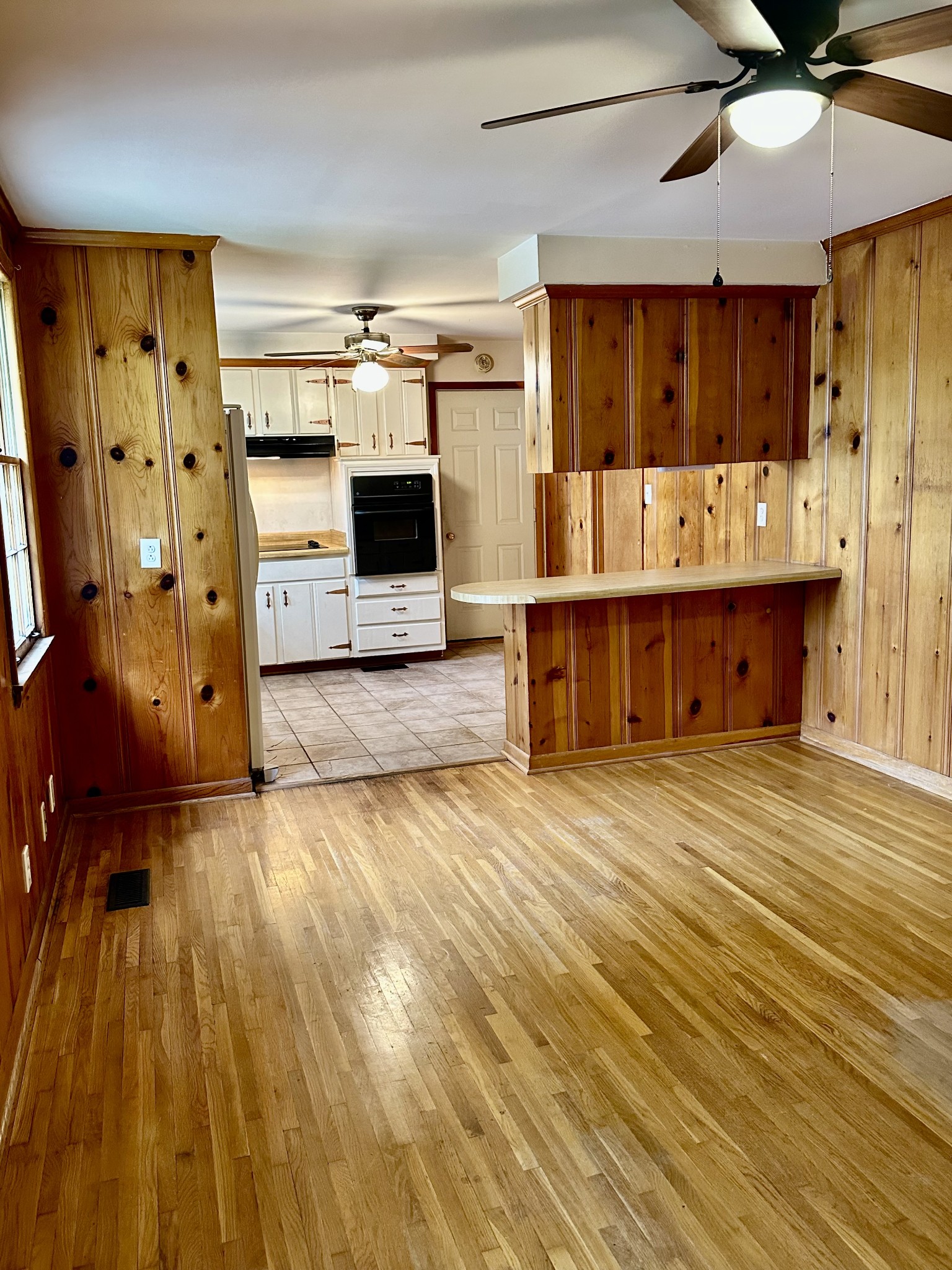 5023 Collinwood Dr