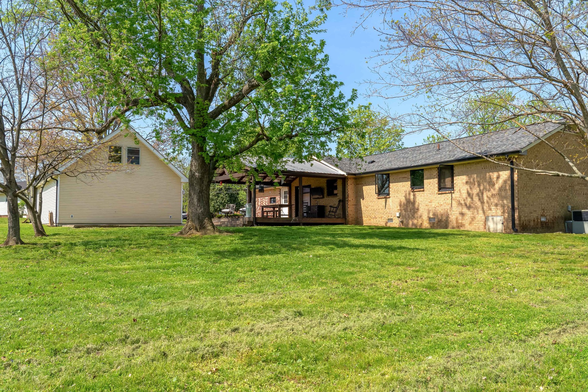 307 Lisa Ln