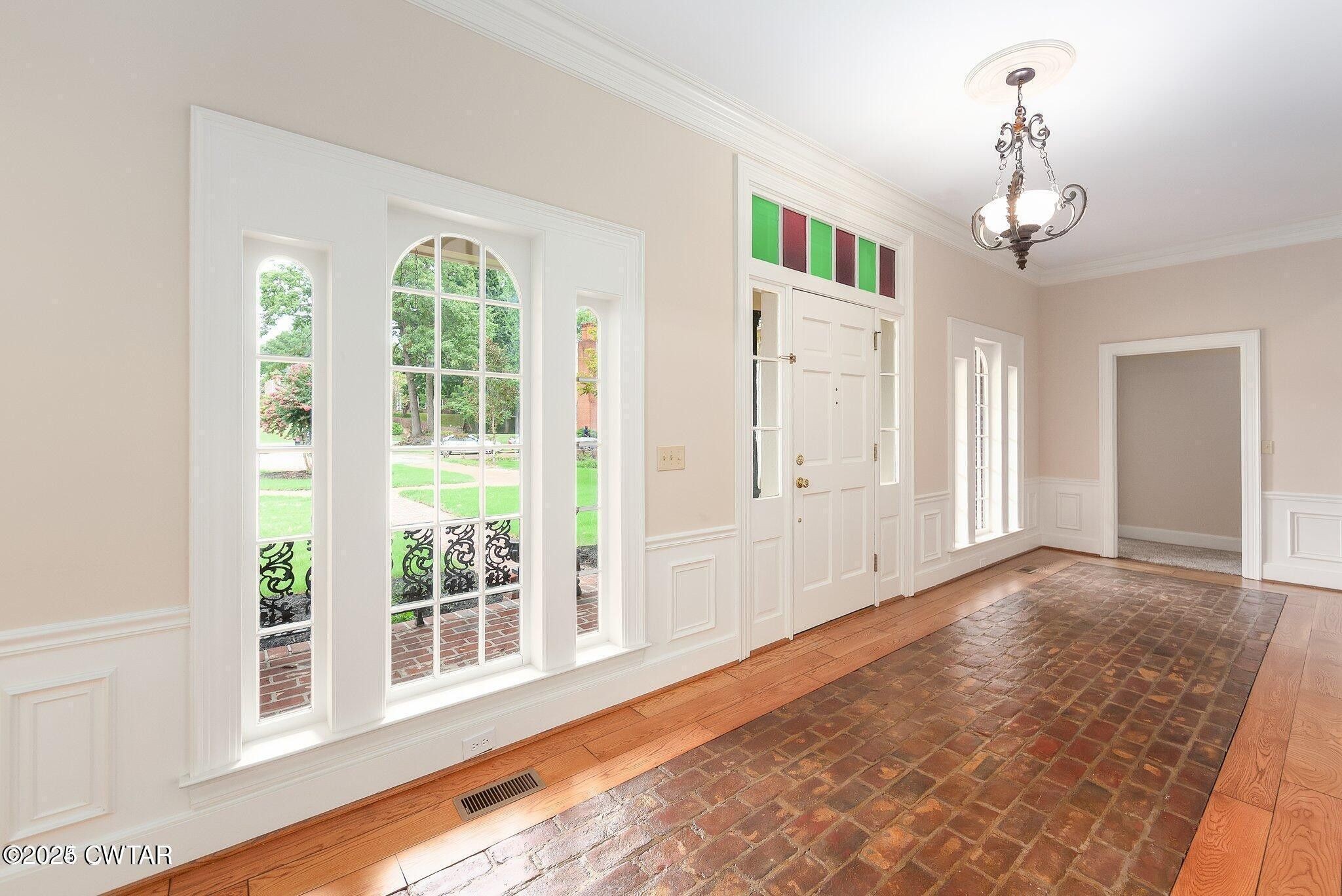 33 Natchez Pl