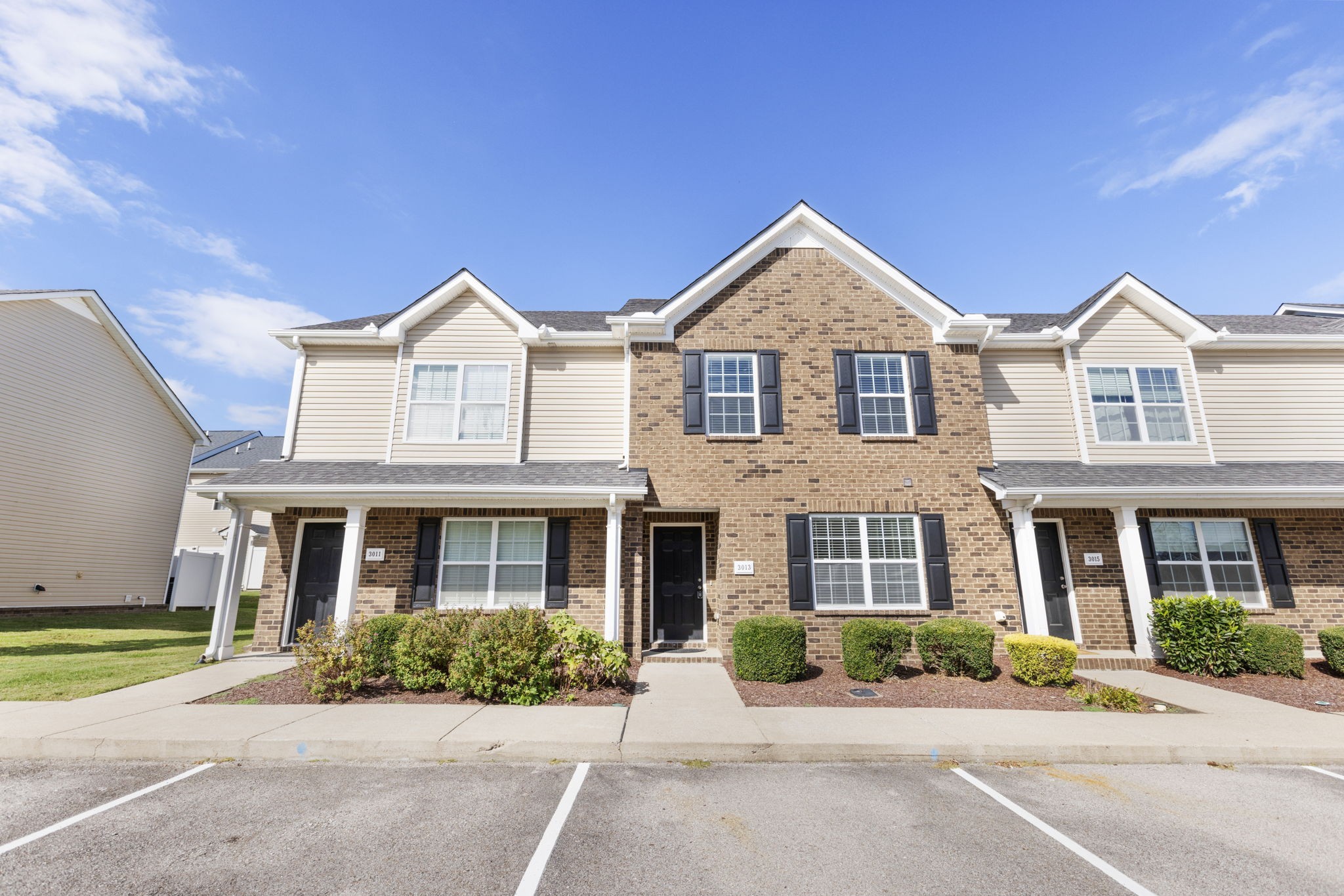 3013 Dena Ln