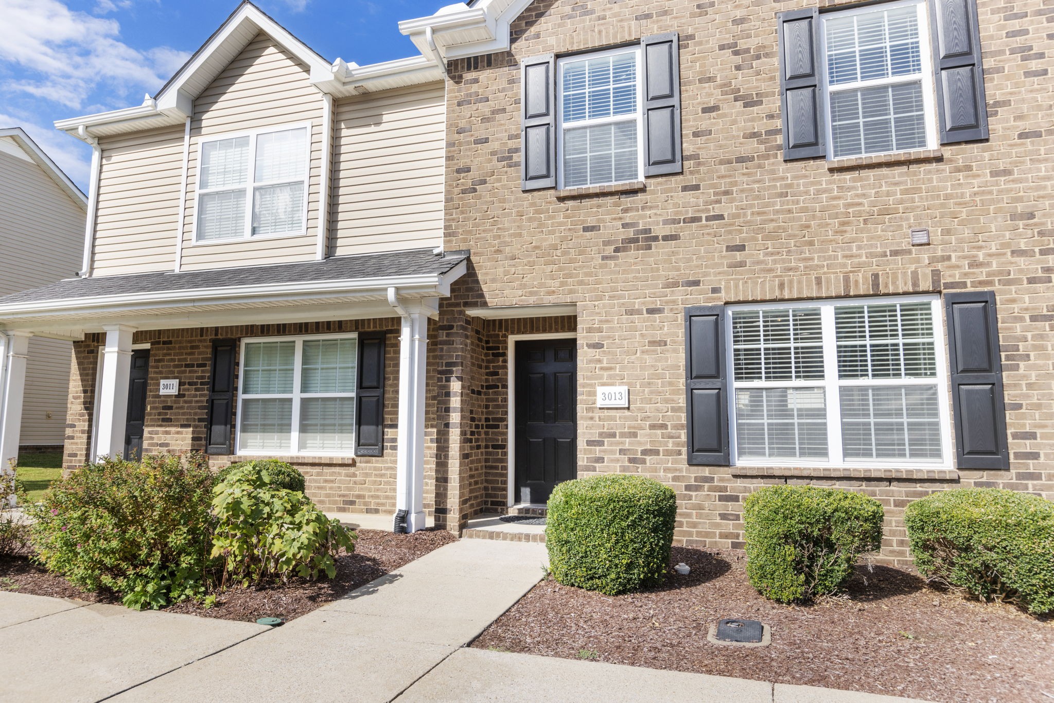 3013 Dena Ln