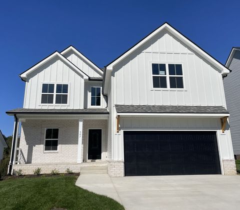 15 The Oaks Clarksville TN 37043