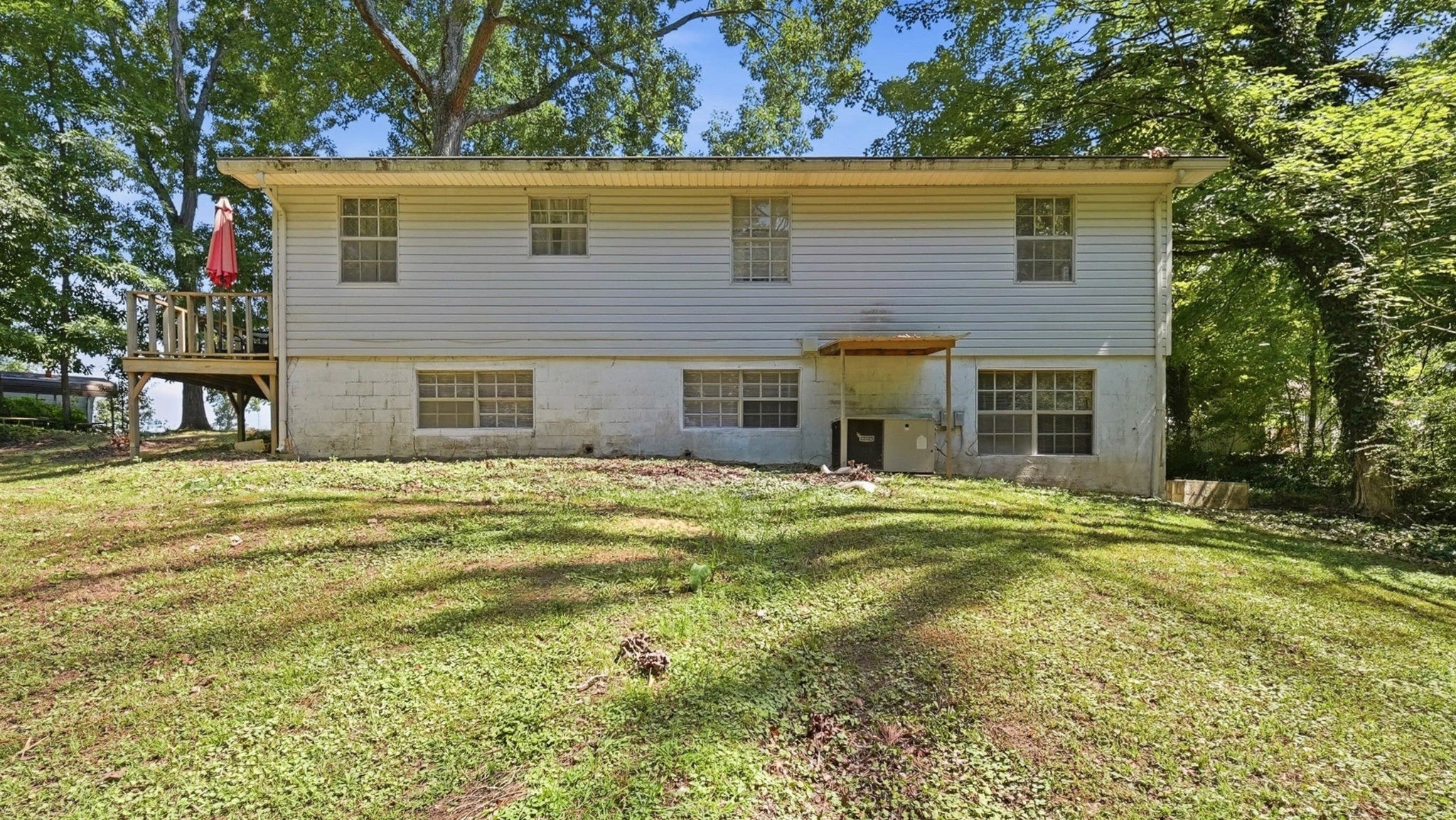 2462 Oak Cir SW