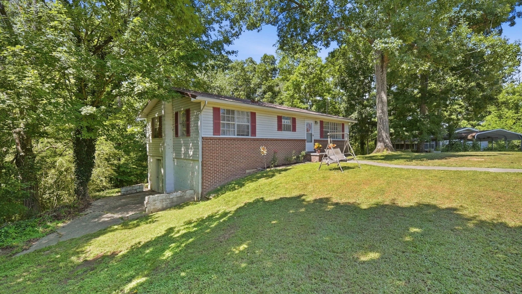 2462 Oak Cir SW