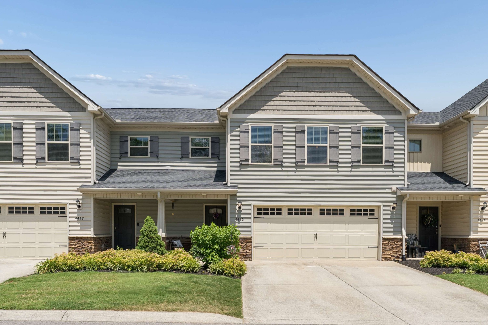 4416 Sunday Silence Way
