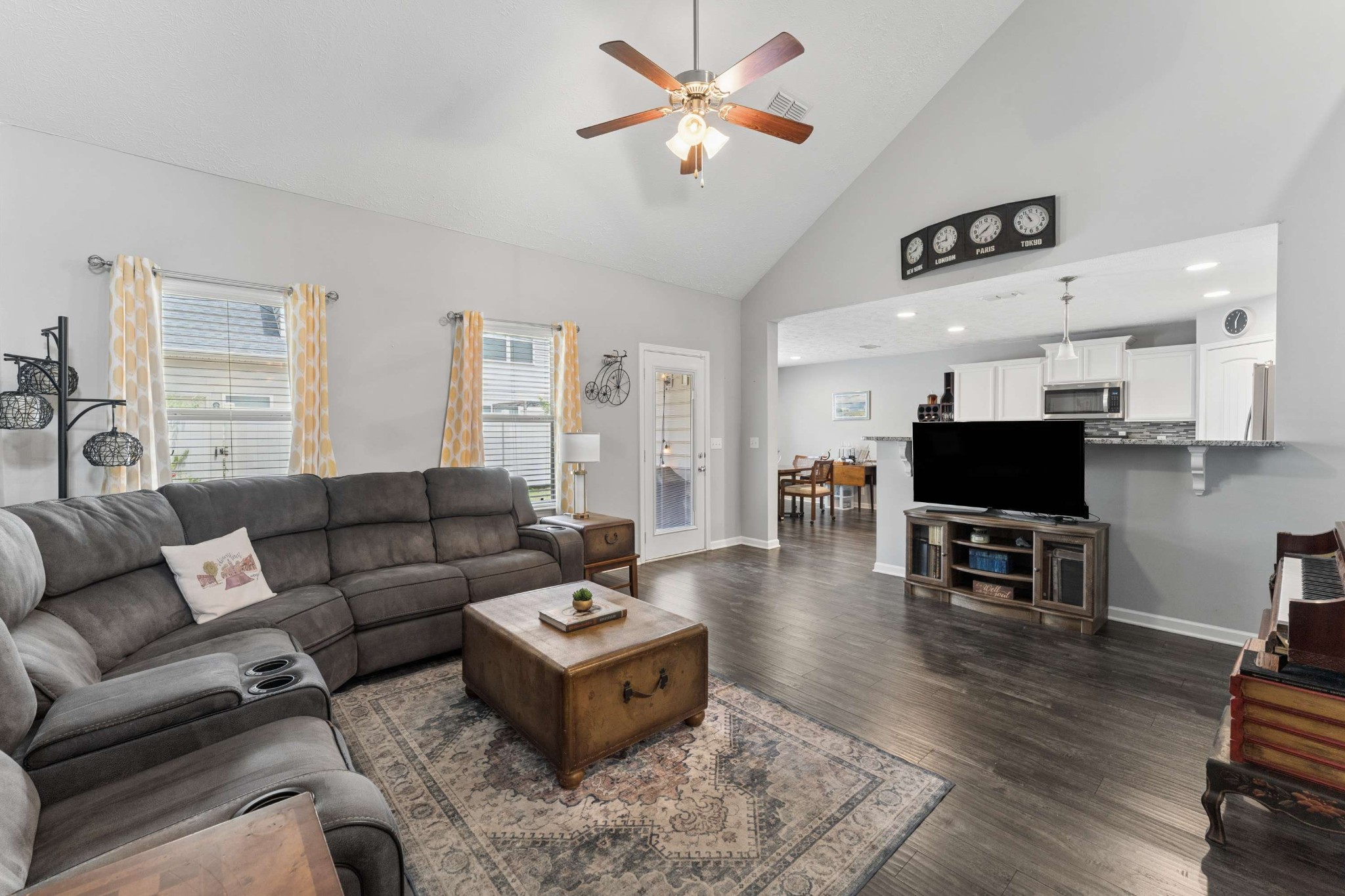 4416 Sunday Silence Way