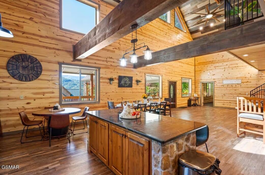 2612 Cloud View Drive