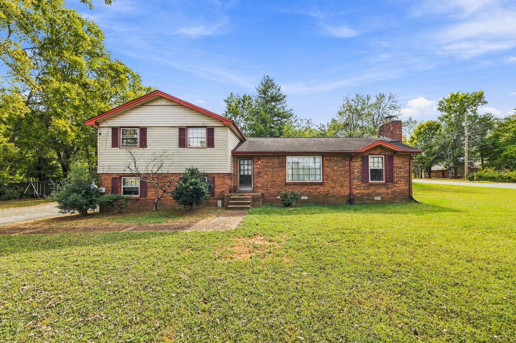 215 Brookside Dr