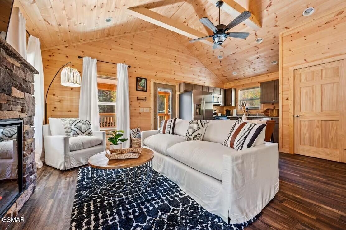 2109 Bluff Ridge Road