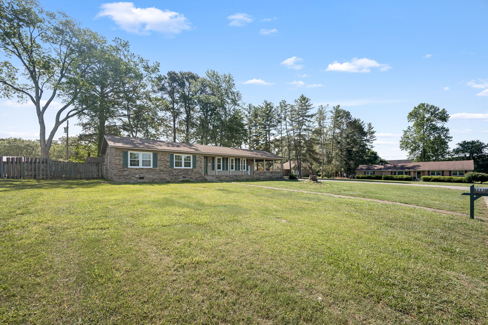 223 Skyview Ln