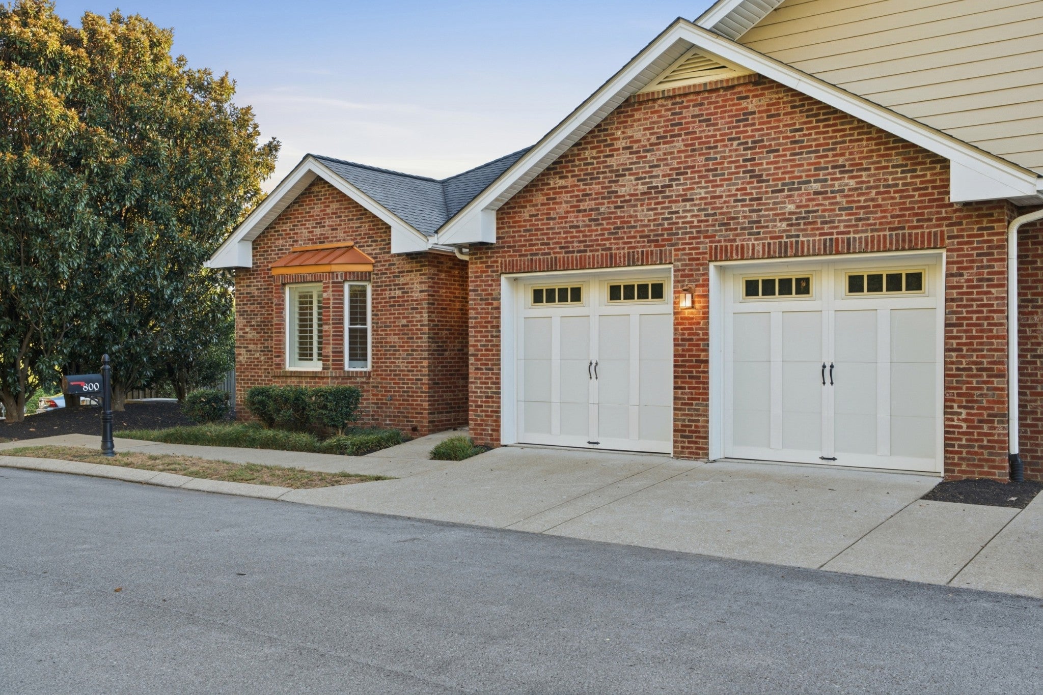 800 Cedarstone Way