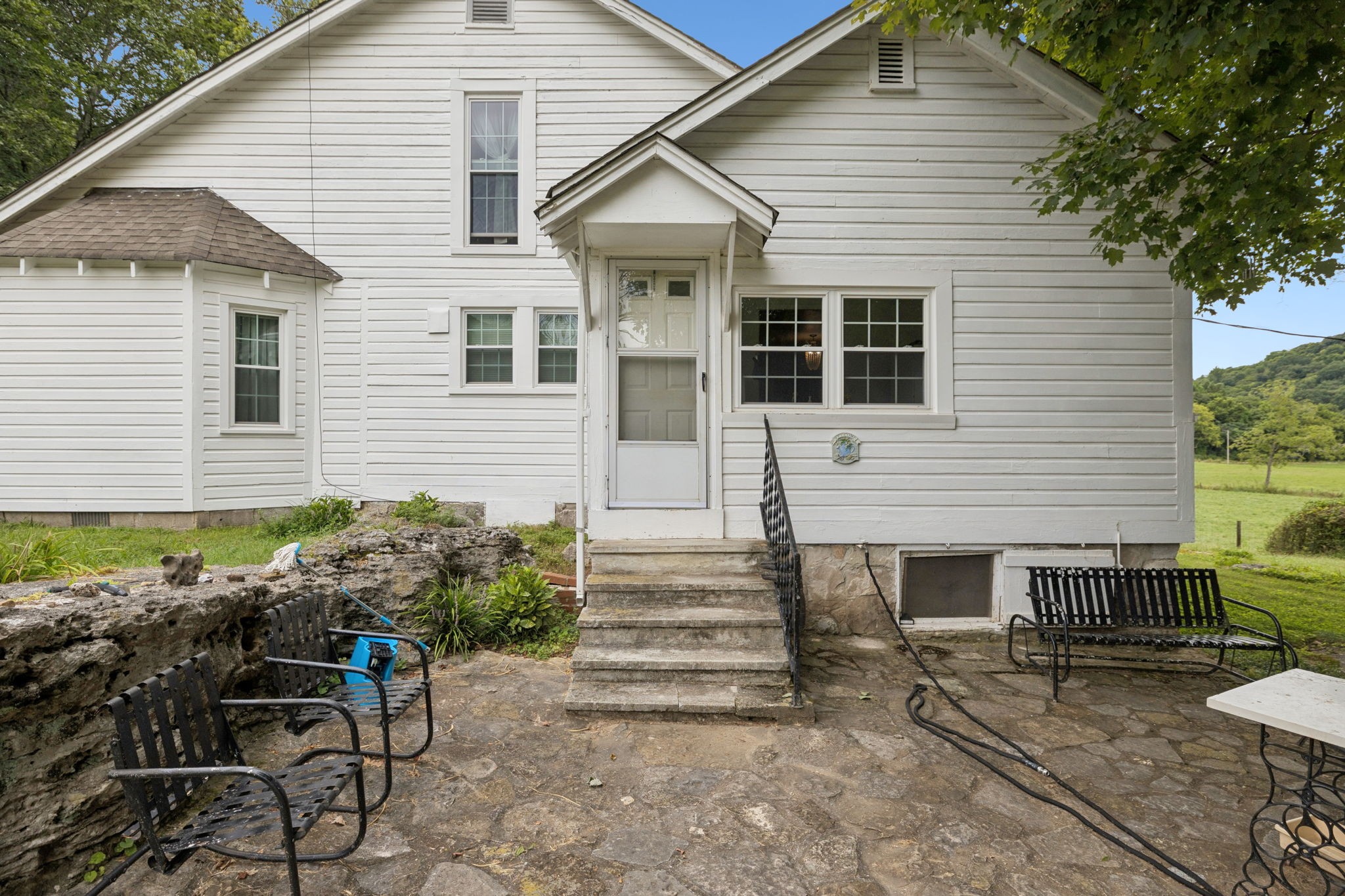 1993 Crooked Hill Rd