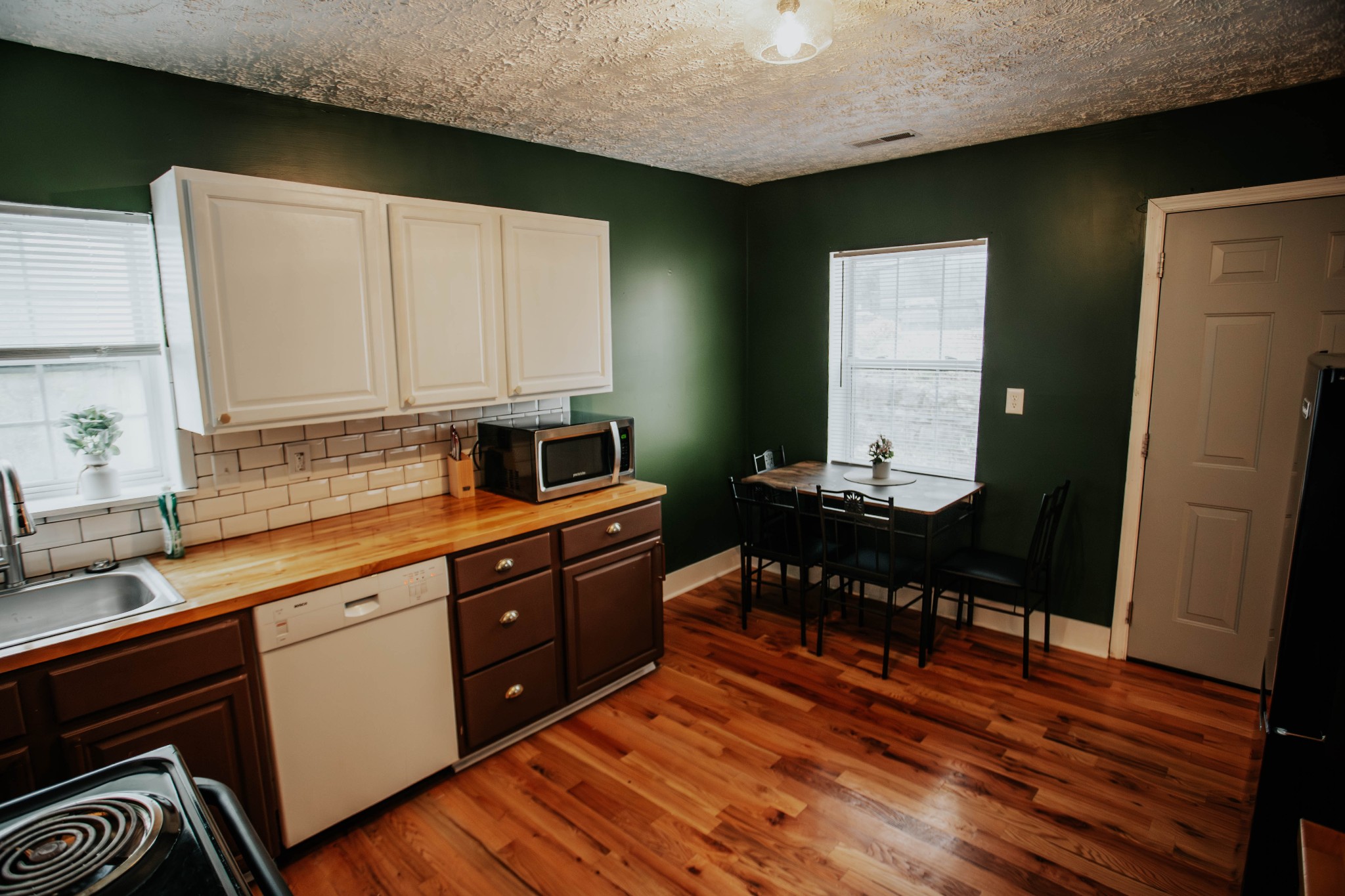 Columbia, Tennessee 38401, United States, 2 Bedrooms Bedrooms, ,1 BathroomBathrooms,Residential,Active,27707