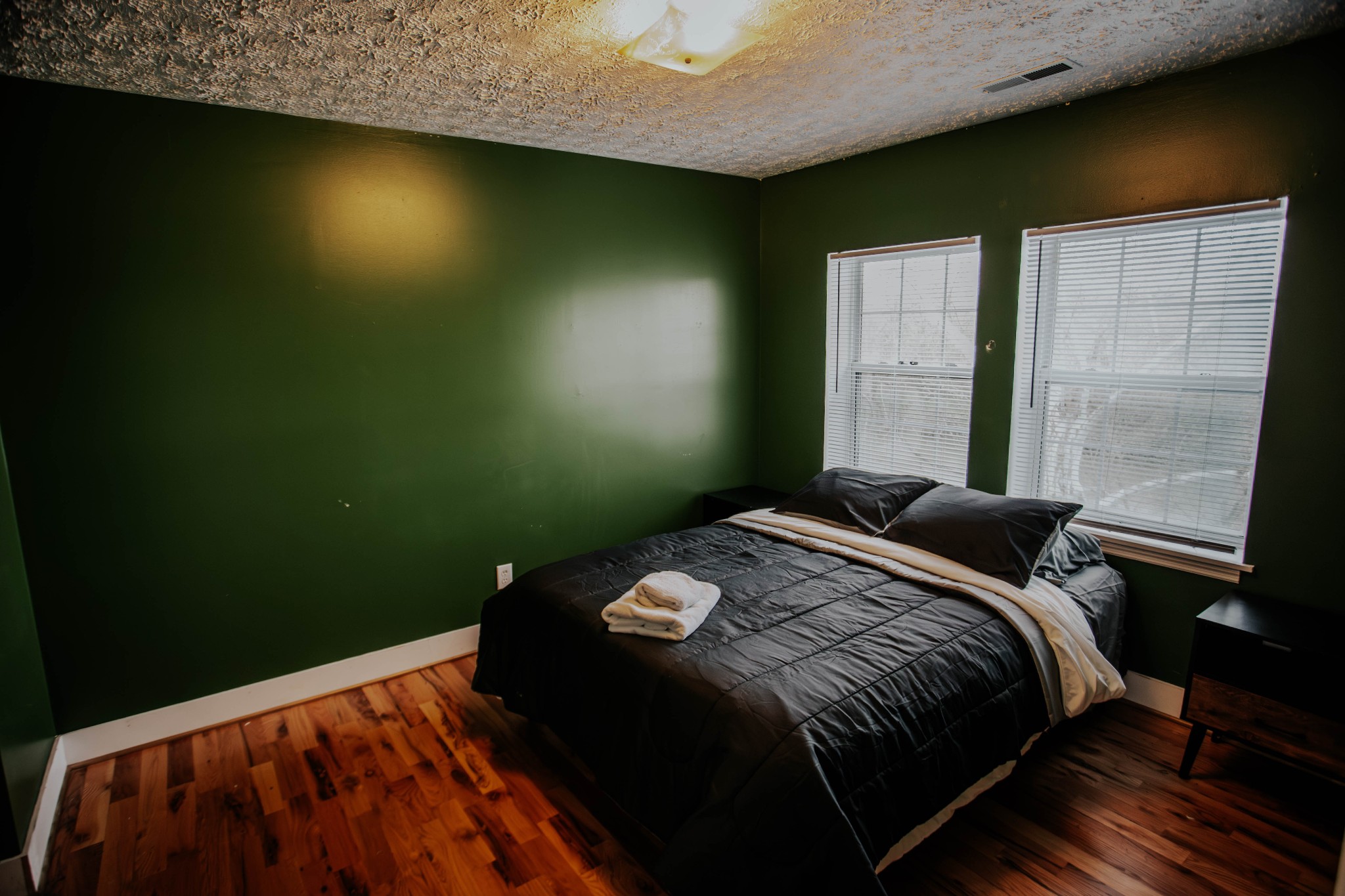 Columbia, Tennessee 38401, United States, 2 Bedrooms Bedrooms, ,1 BathroomBathrooms,Residential,Active,27707