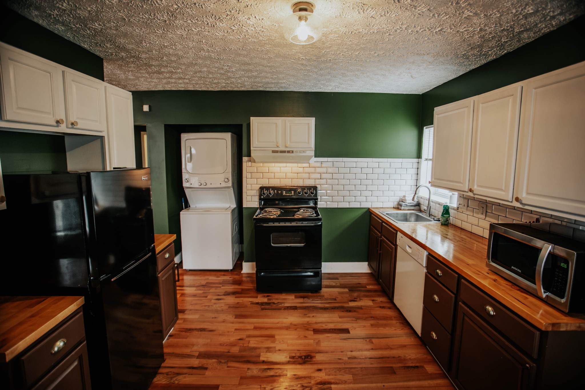 Columbia, Tennessee 38401, United States, 2 Bedrooms Bedrooms, ,1 BathroomBathrooms,Residential,Active,27707