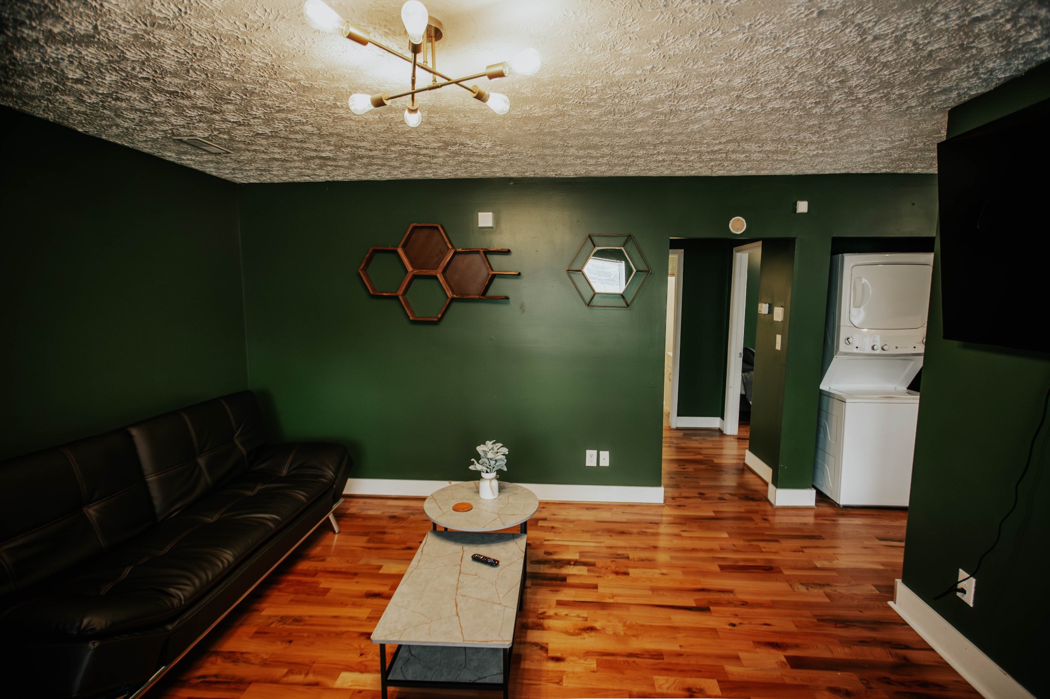 Columbia, Tennessee 38401, United States, 2 Bedrooms Bedrooms, ,1 BathroomBathrooms,Residential,Active,27707