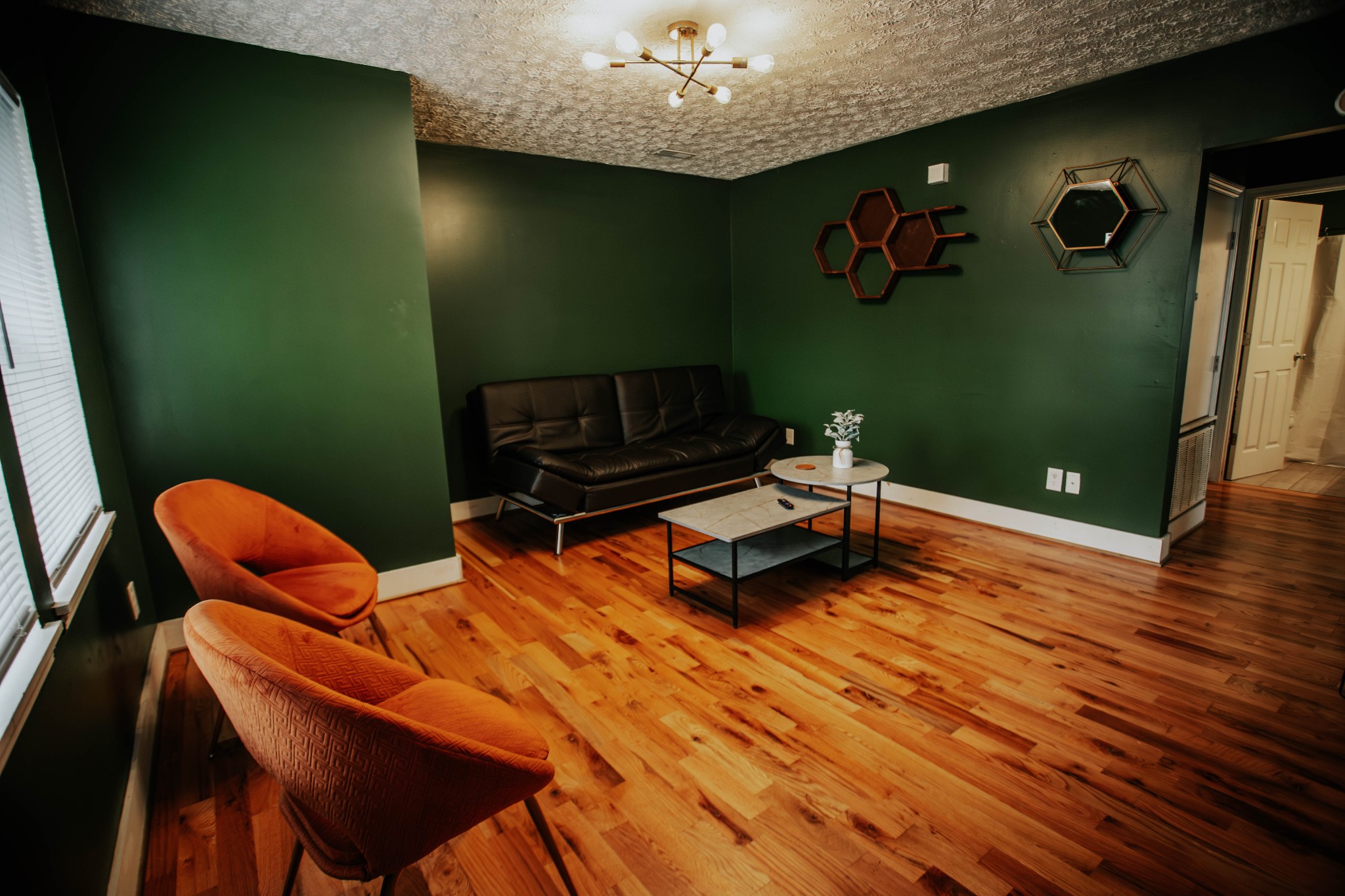 Columbia, Tennessee 38401, United States, 2 Bedrooms Bedrooms, ,1 BathroomBathrooms,Residential,Active,27707