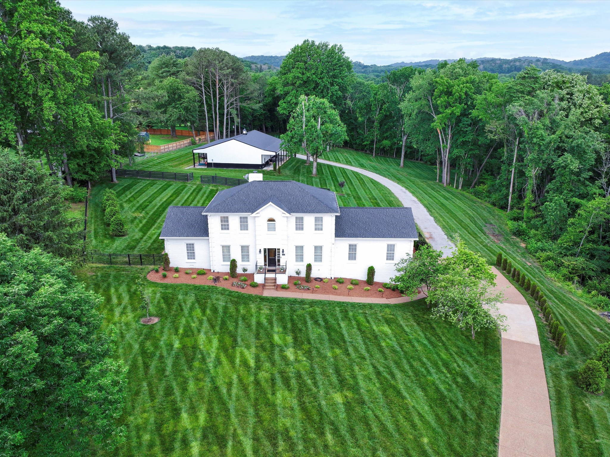2207 Oakwood Ct