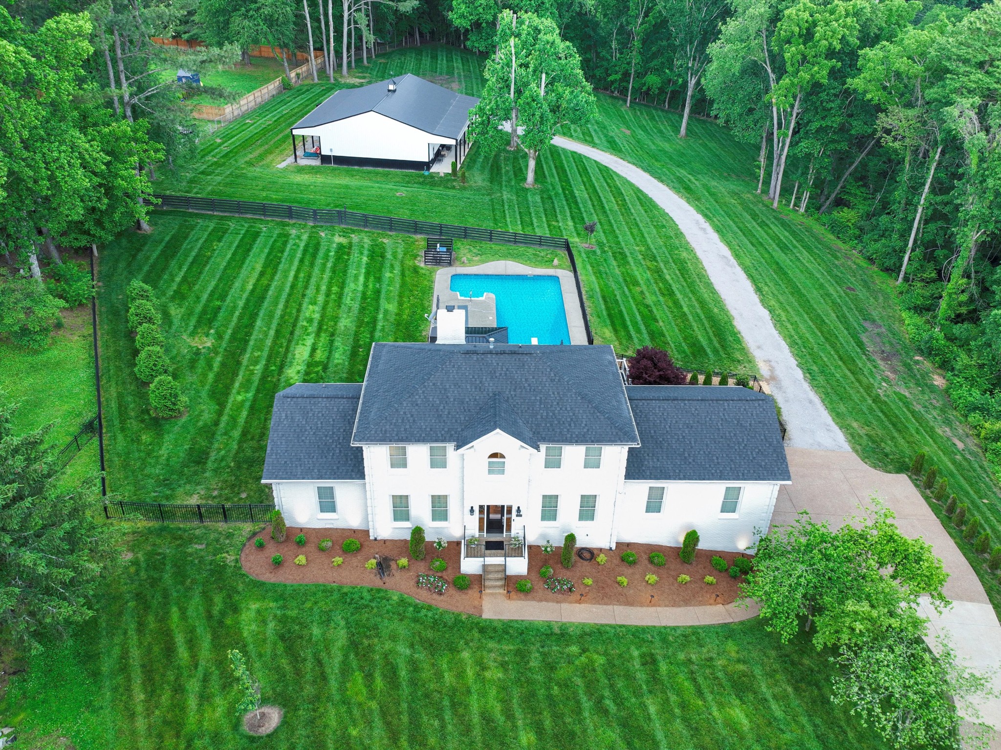 2207 Oakwood Ct