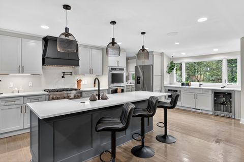 909 Lakemont Dr Nashville TN 37220