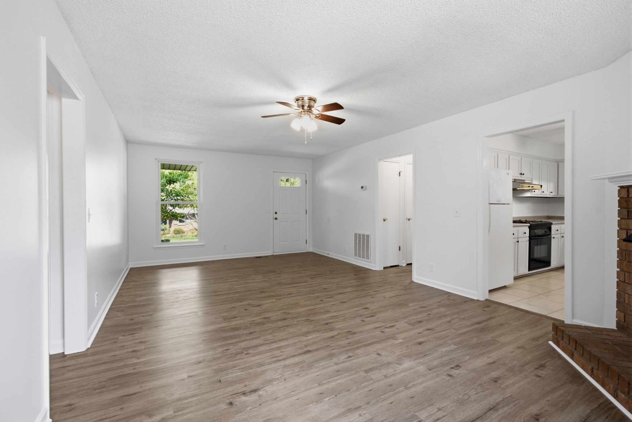 714 Albany Dr