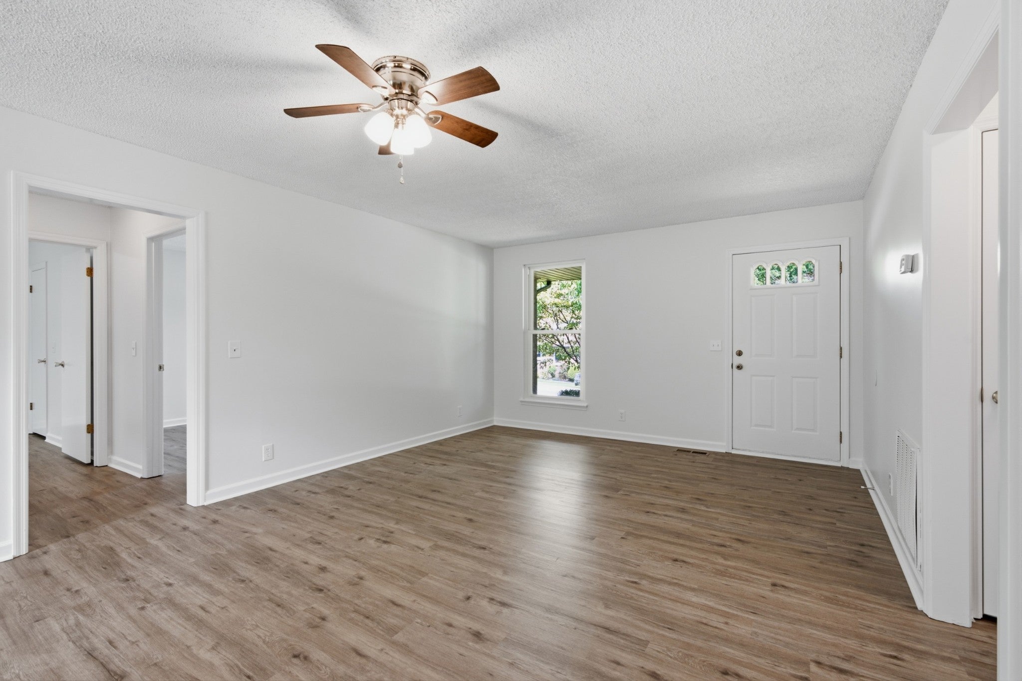 714 Albany Dr