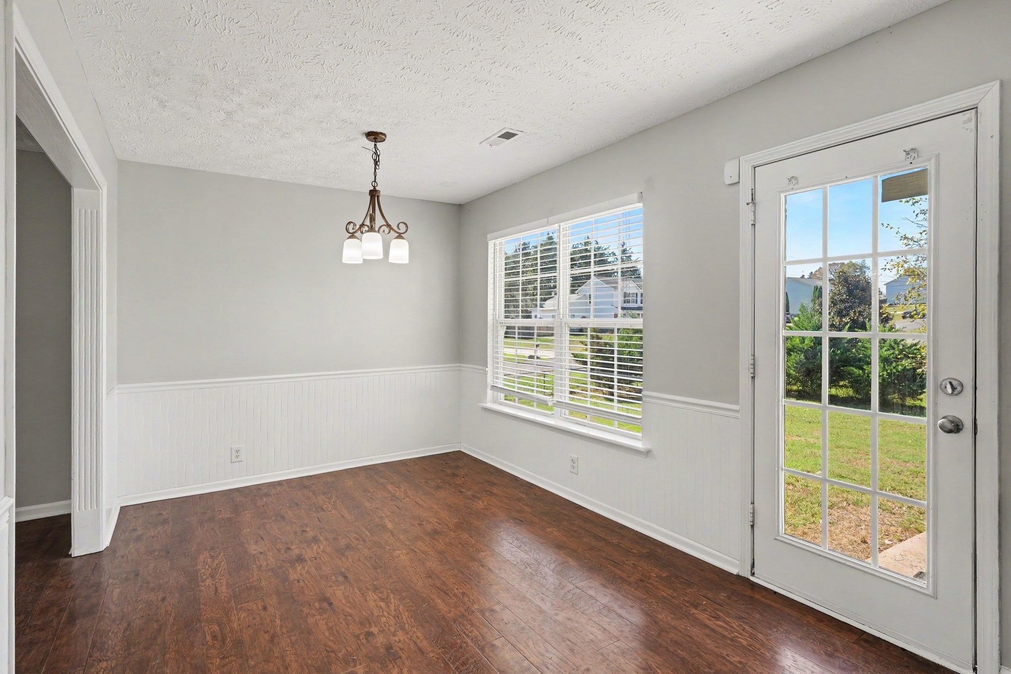 105 Cataract Dr