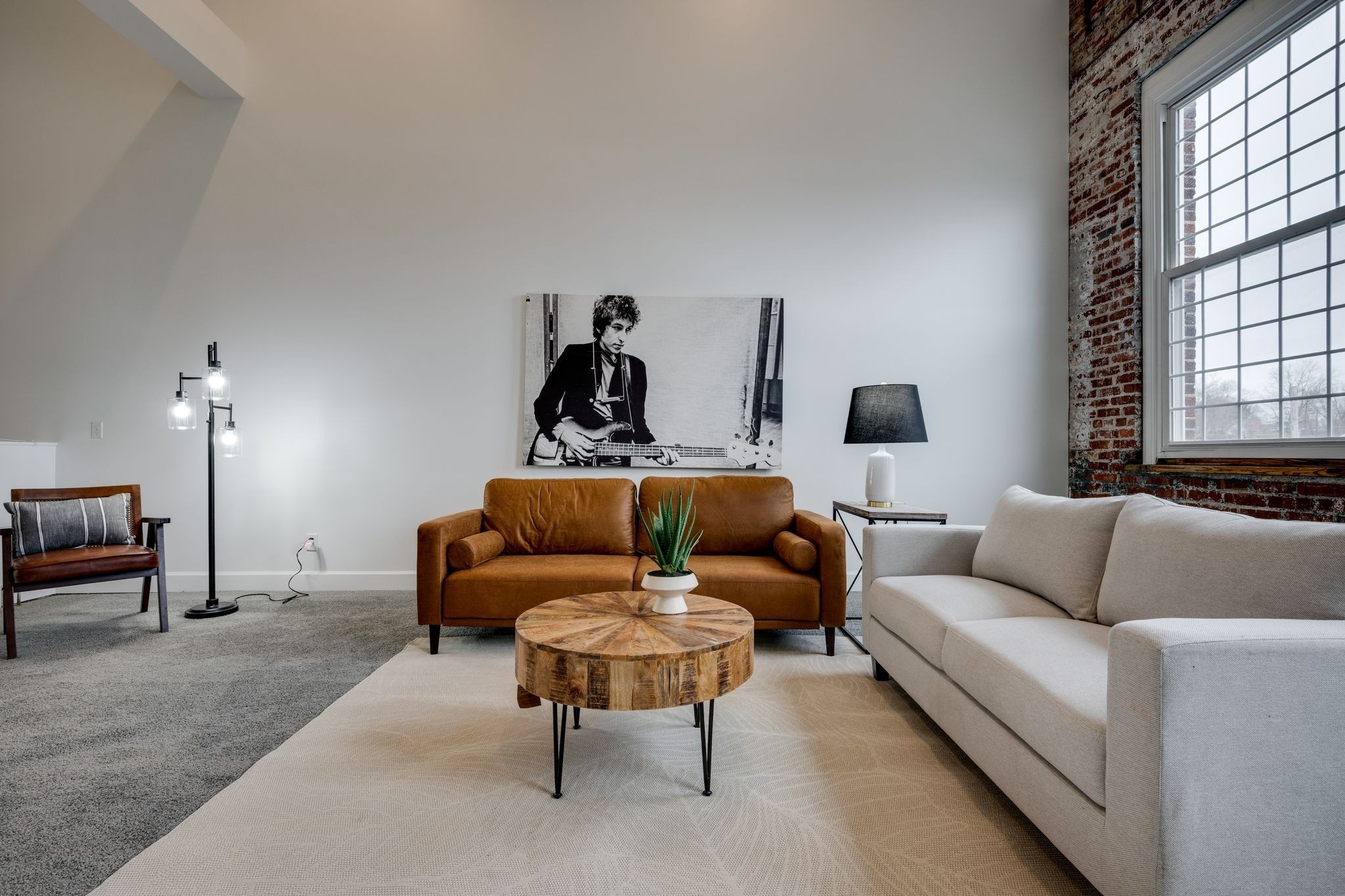 202A West College Street 4