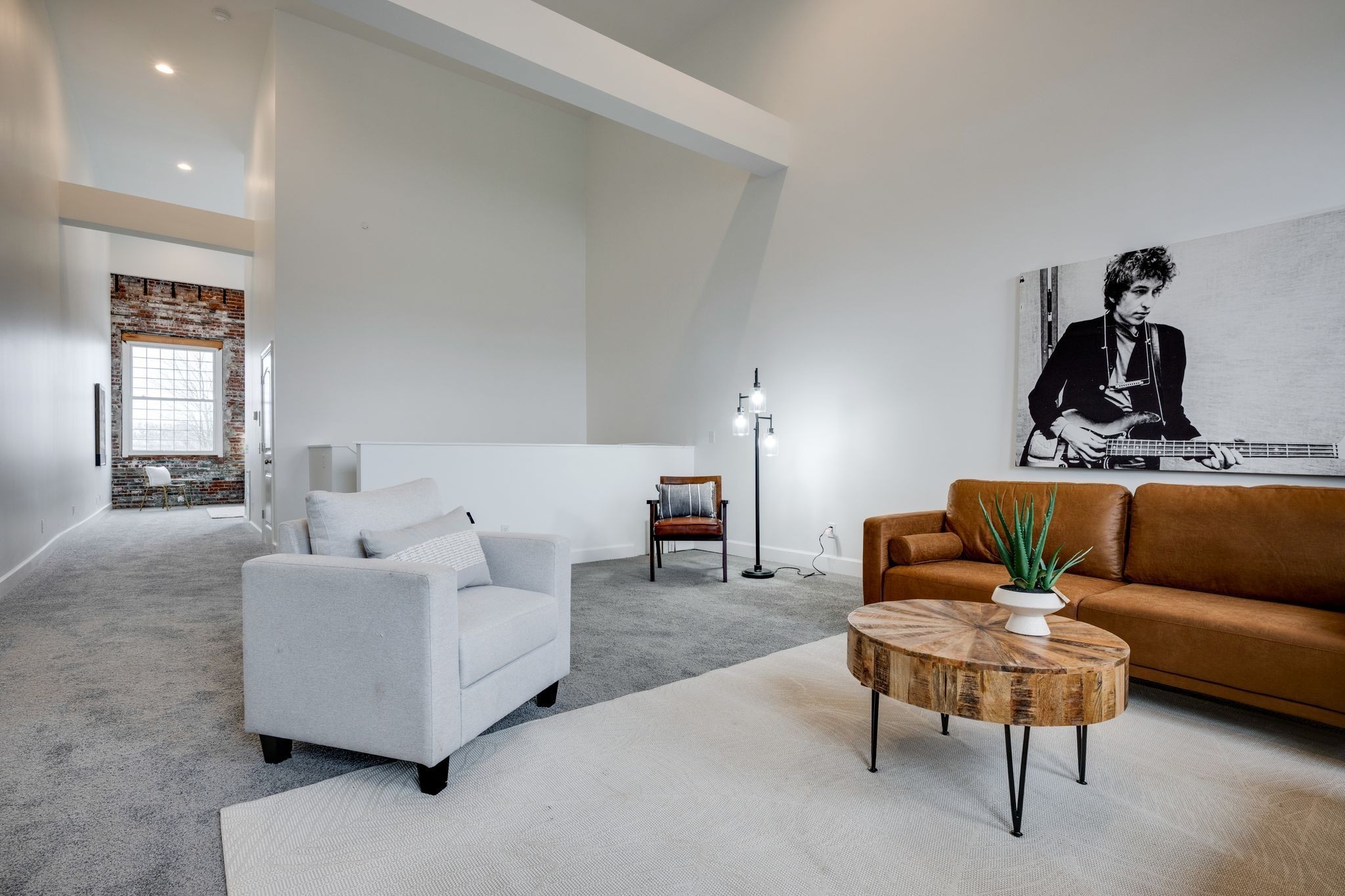 202A West College Street 4