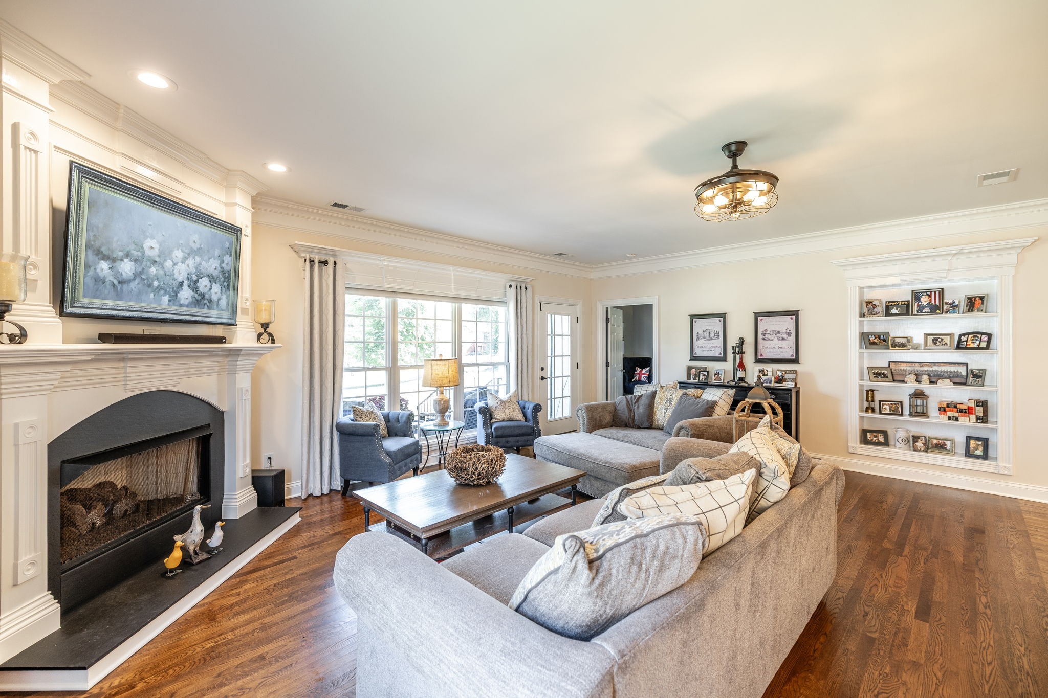 1103 Fairvue Village Ln
