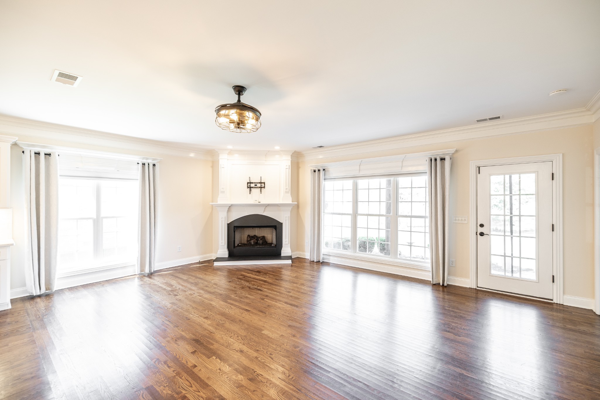 1103 Fairvue Village Ln