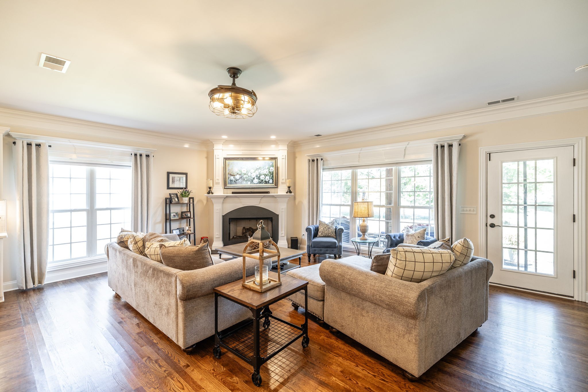 1103 Fairvue Village Ln