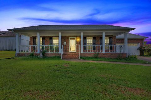 528 W Point Rd Lawrenceburg TN 38464