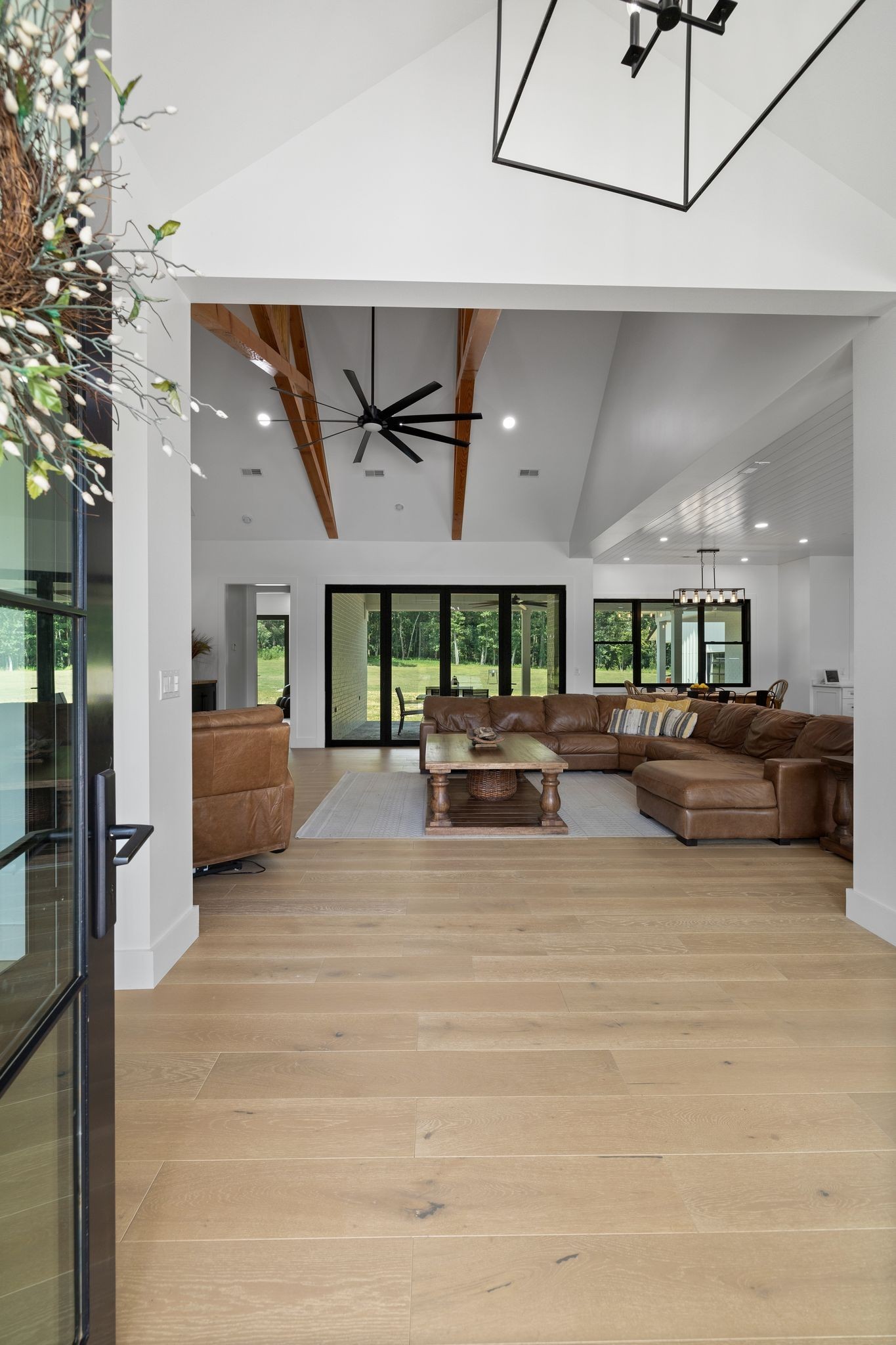 150 Scenic Cir