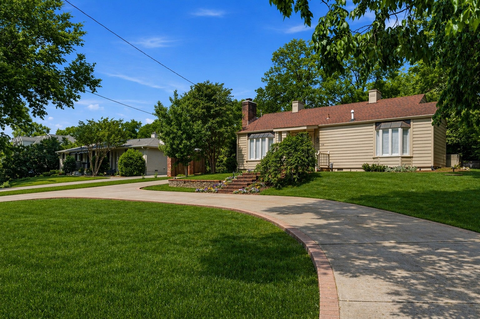 116 Bellevue Dr S