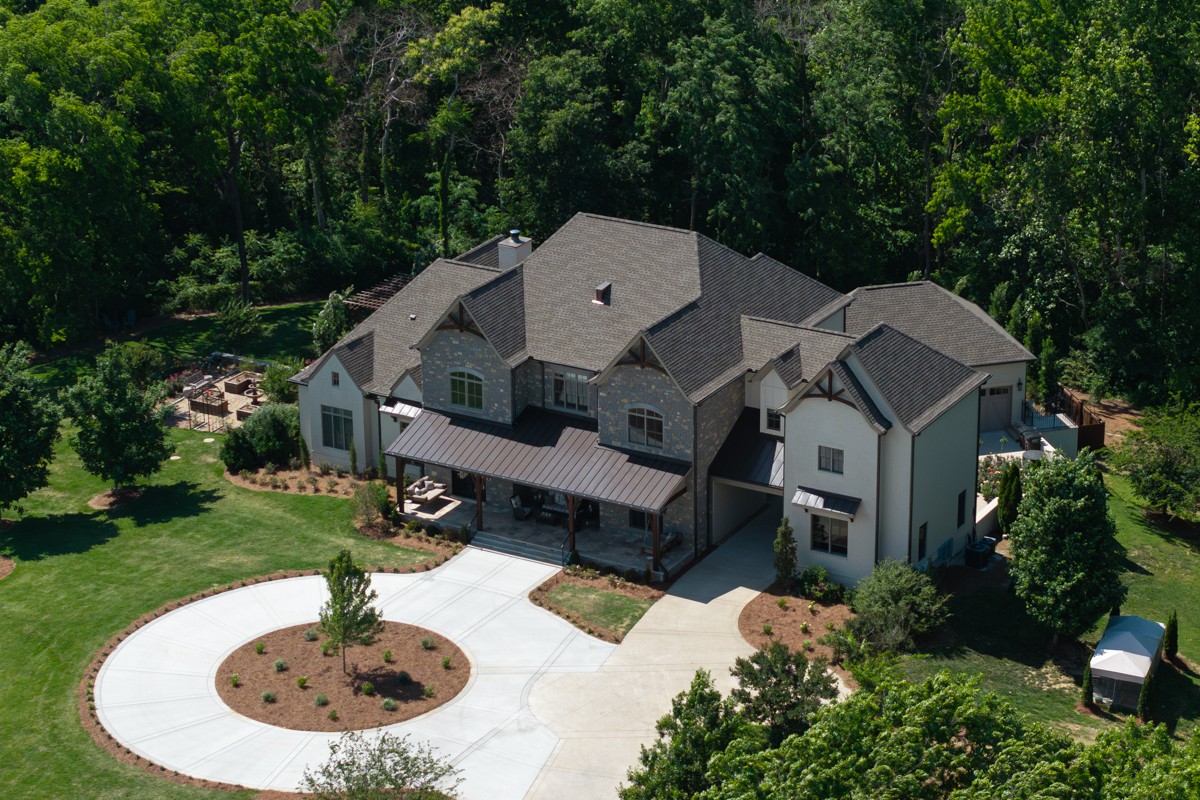 5019 Hilltop Ln