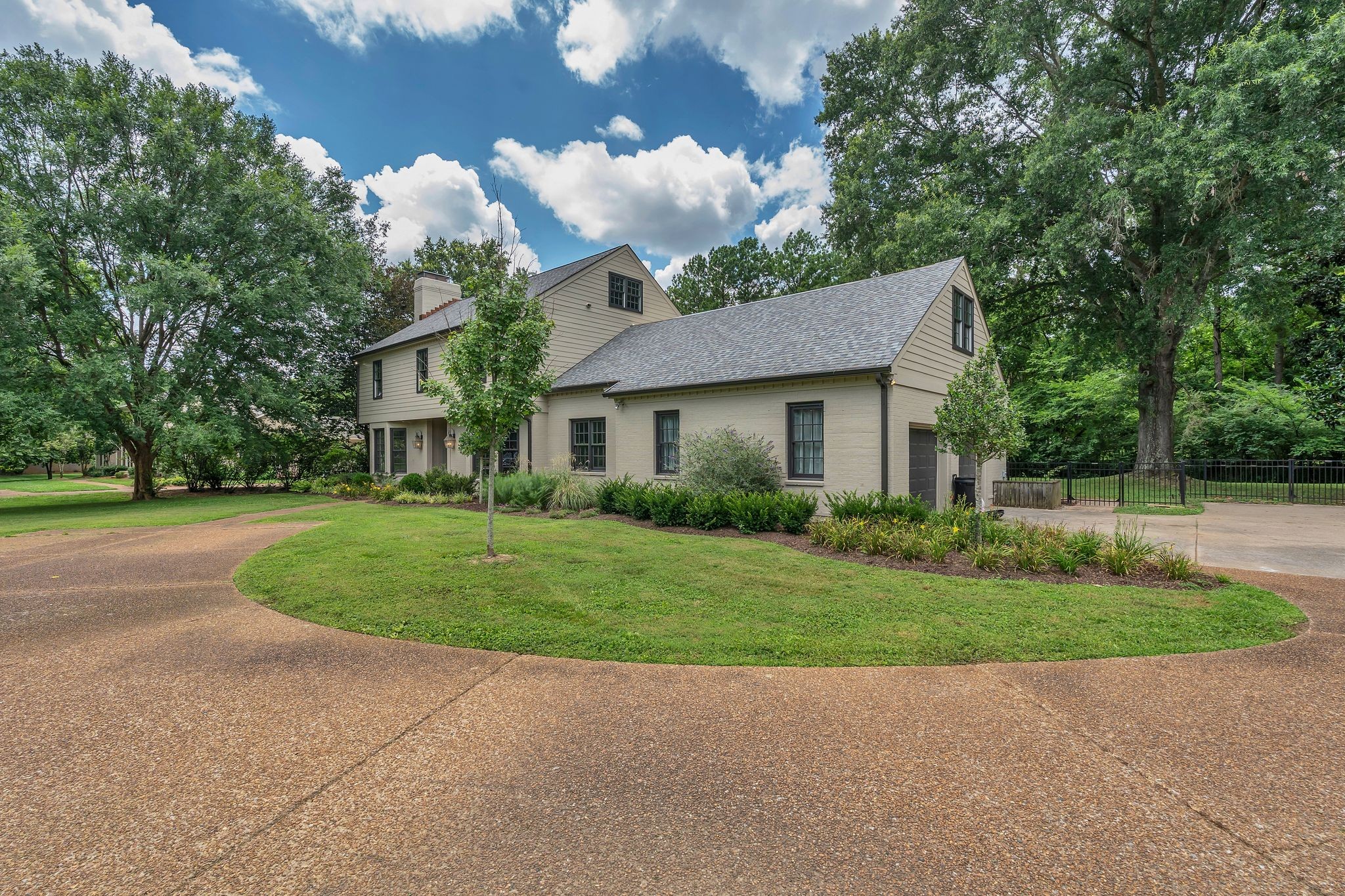 6380 Chickering Cir