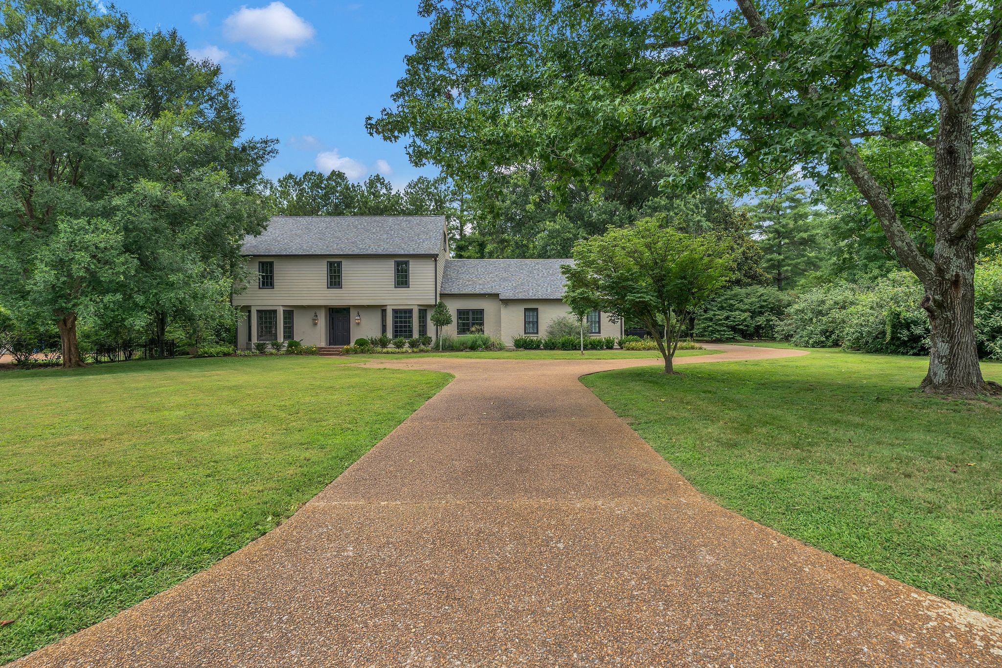 6380 Chickering Cir