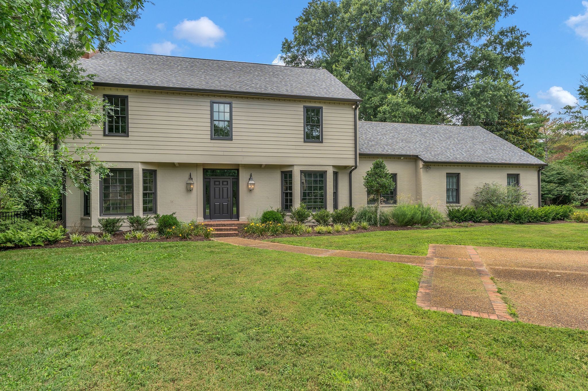 6380 Chickering Cir