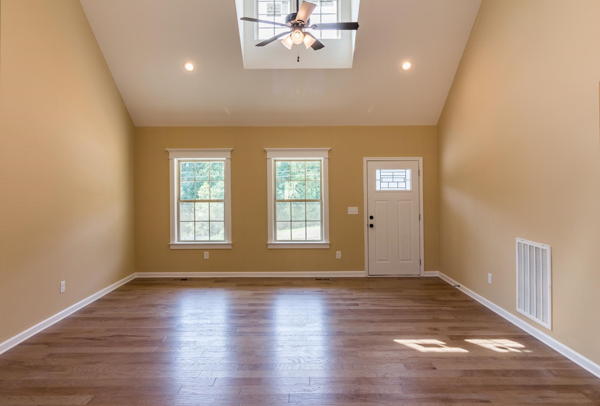 1592 Gilliam Hollow Rd
