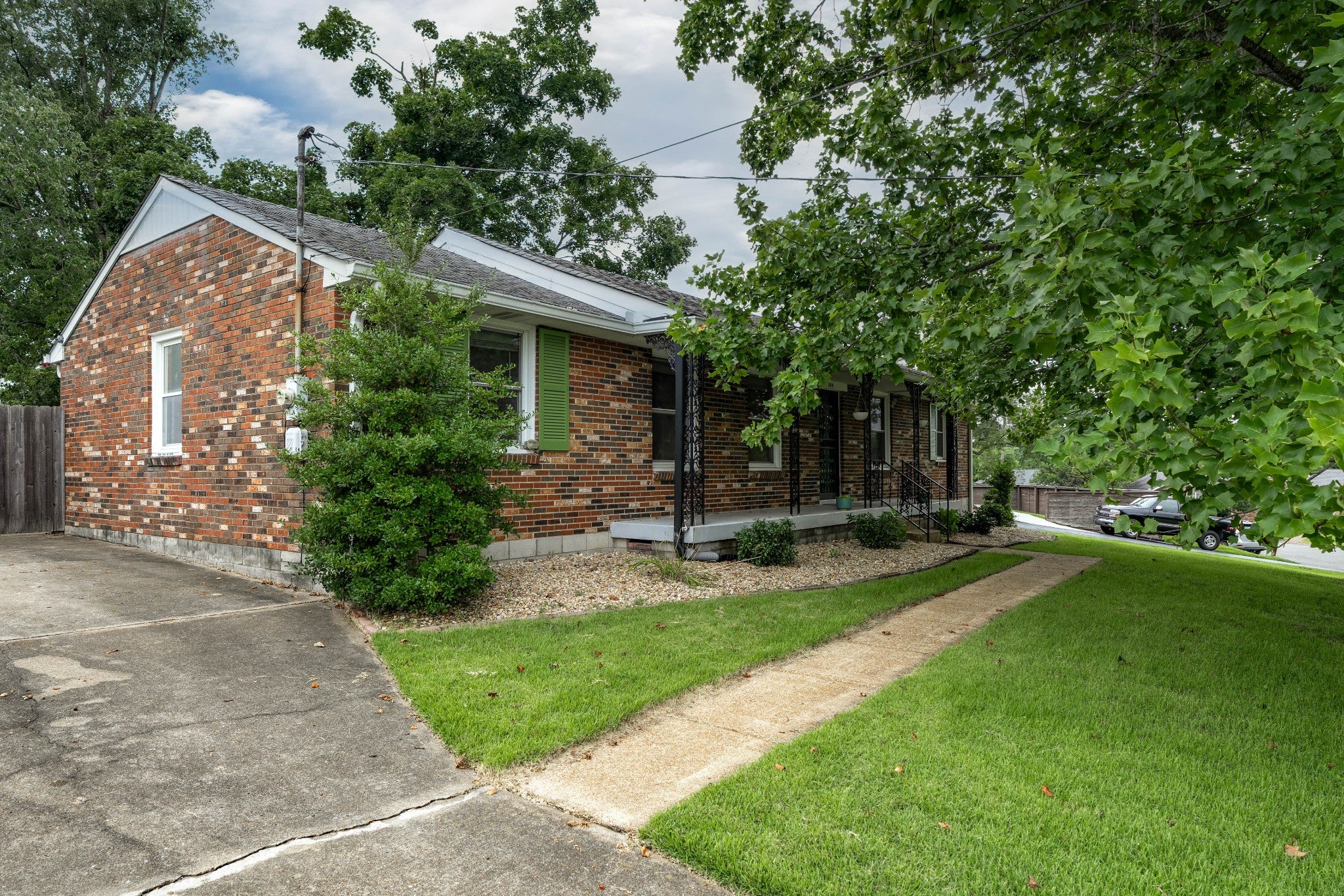 844 Rose Park Dr
