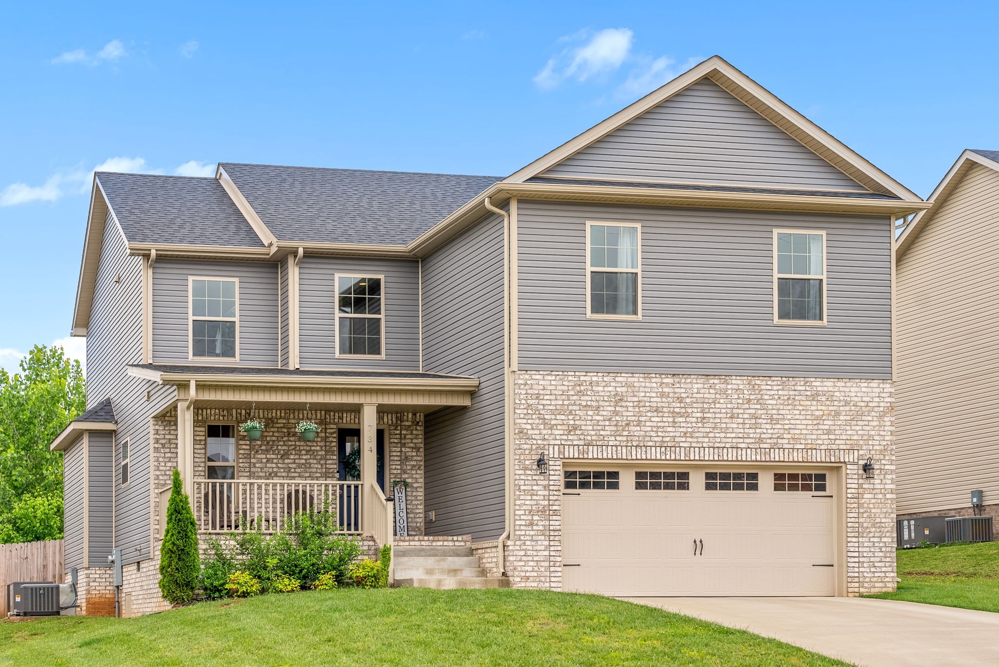 734 Banister Dr
