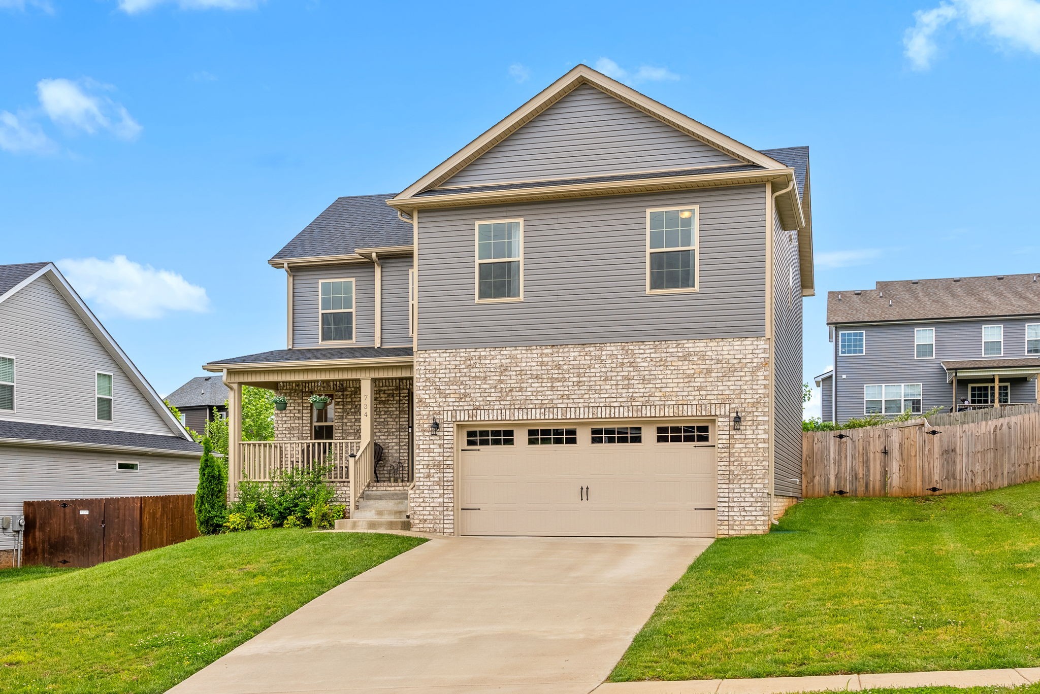 734 Banister Dr