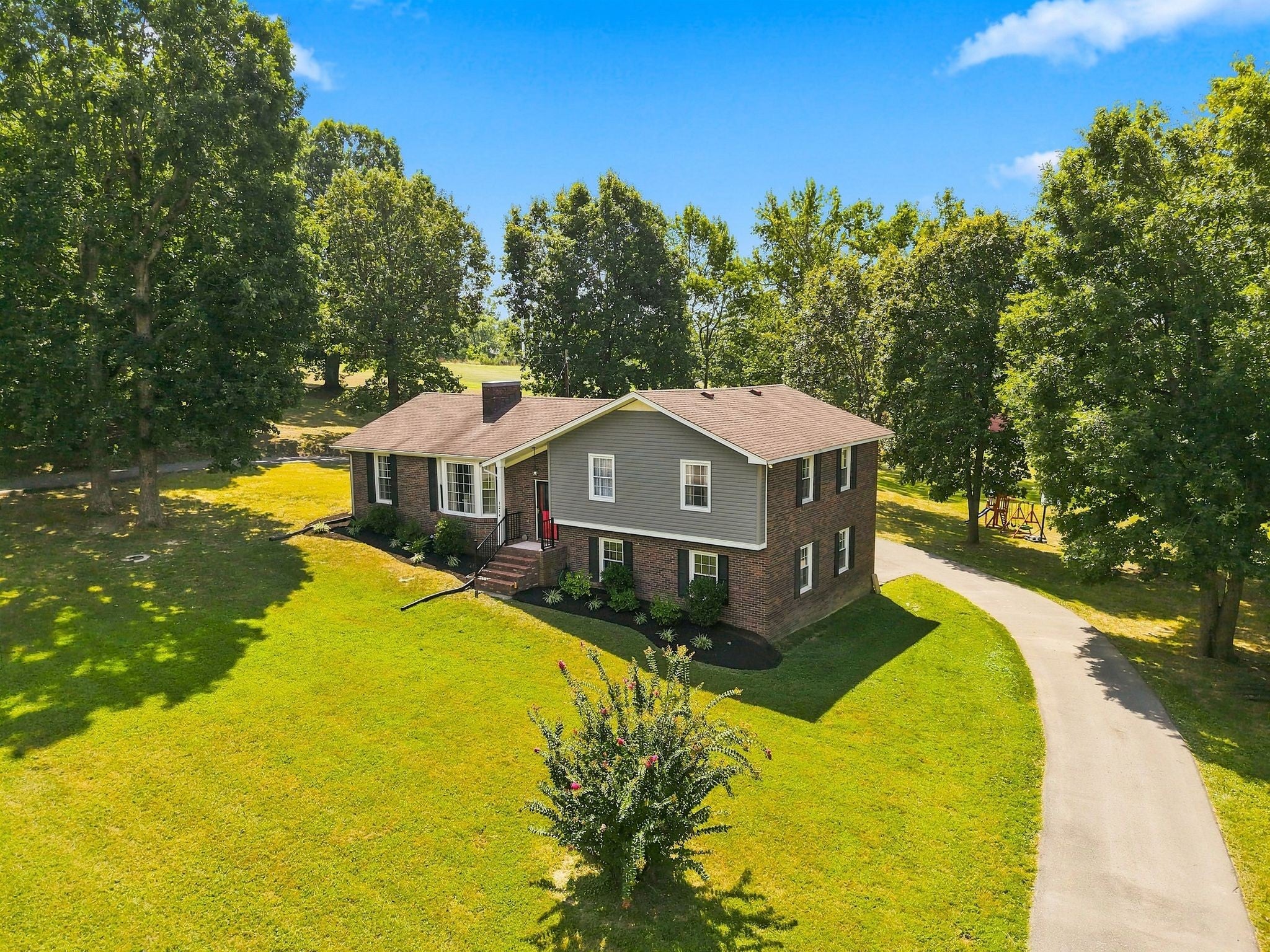 1214 Rainbow Cir